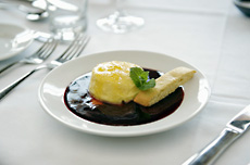 Light lemon souffl&eacute; cake